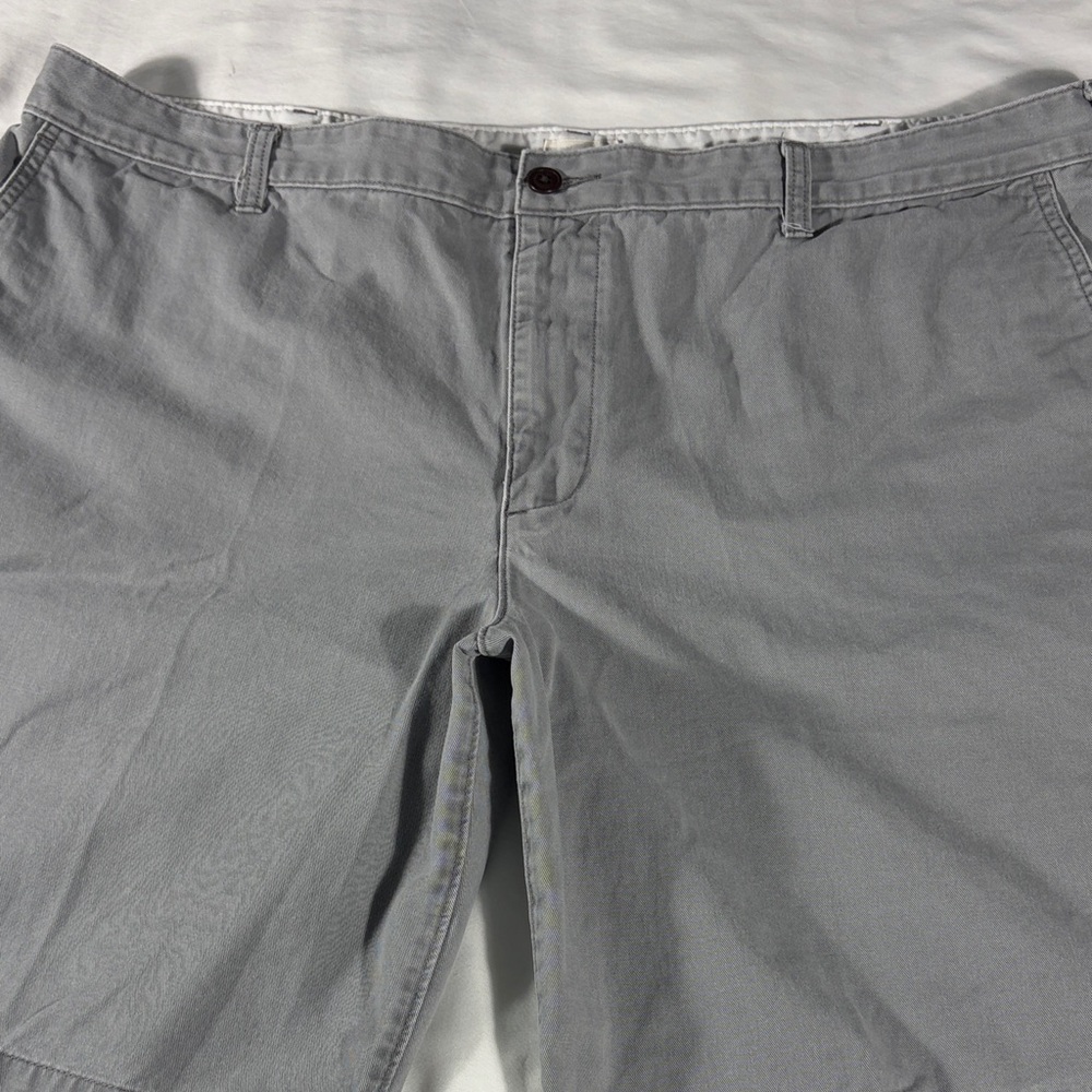 Dockers mens slate grey classic fit flat front 9.5" chino shorts - size 44